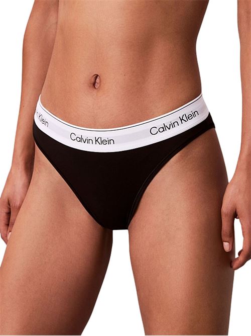 Slip tanga nero sgambato Calvin Klein | LV00QF8524UB1